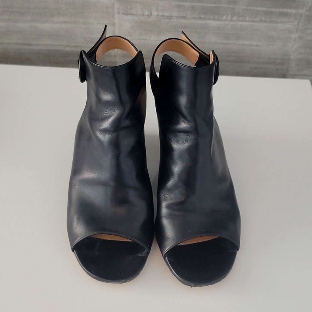 Gianvito Rossi Black leather  38